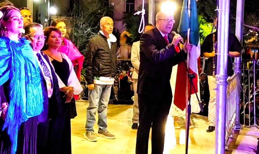 b 48 - Entre banderas, lluvia de papeles tricolores y fuego patrio, San Jos&eacute; de Iturbide vibr&oacute; con el Grito de Independencia