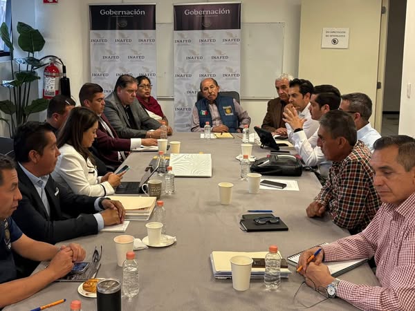 2 - Se re&uacute;nen Manuel Montes y alcaldes guanajuatenses con titular del INAFED