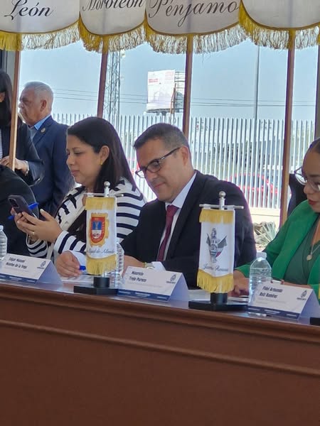 3 4 - Firma municipio Convenio de Seguridad y Tecnología con el estado
