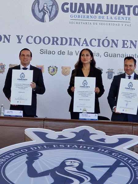 4 3 - Firma municipio Convenio de Seguridad y Tecnolog&iacute;a con el estado