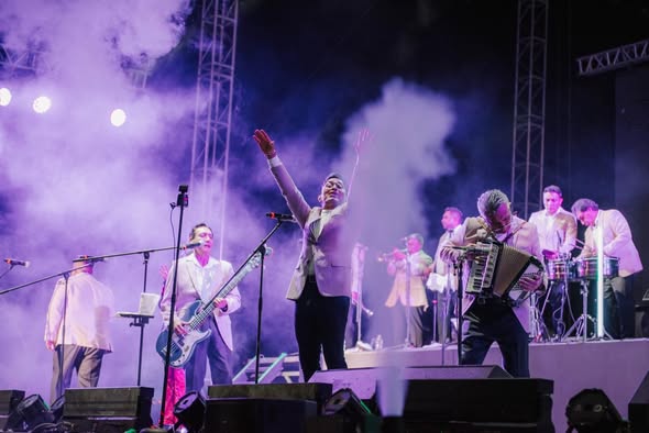 a 15 - Con una noche mágica al ritmo de Los Ángeles Azules inició la Feria San José de Iturbide 2025