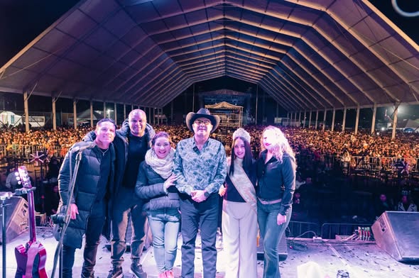 a 23 - Clausura exitosa de la Feria de San José de Iturbide 2025, con Espinoza Paz