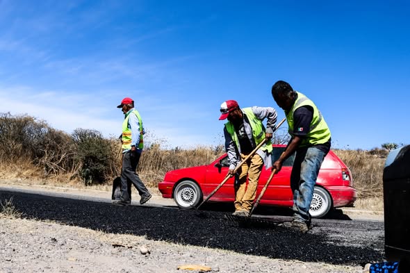 a 26 - Inicia Obras Públicas bacheo en el acceso a la ciudad