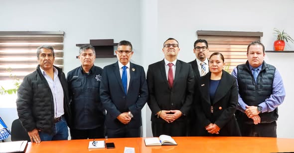 a 33 - Estrecha lazos colaborativos municipio con FGE
