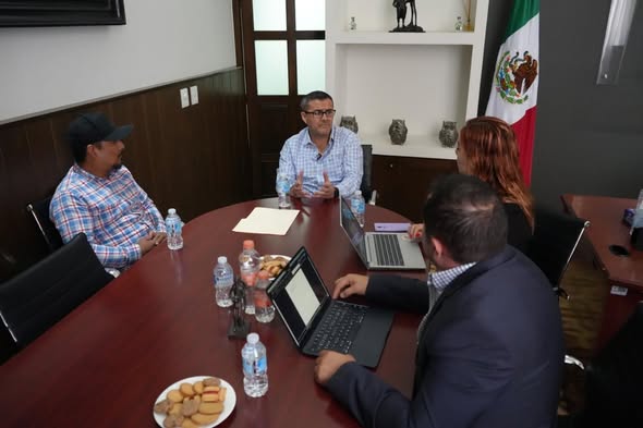 b 4 - Alcalde Manuel Montes refuerza alianza con Sipinna