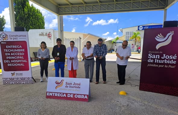 A 102 - Hospital General de San José de Iturbide estrena techumbre y bancas en el acceso principal