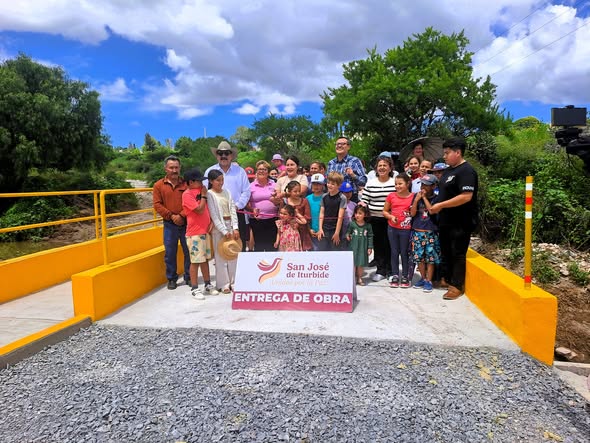A 103 - Cumplen la palabra: entregan puente en Puerto de Carroza y benefician a decenas de familias