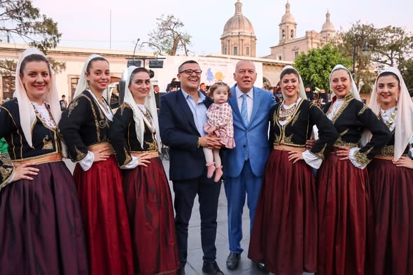 A 31 - Mitote Folclórico, además de danza, acerca culturas