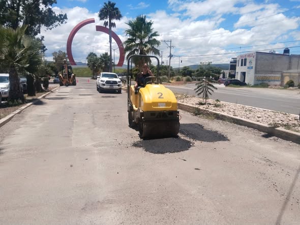 A 87 - Gobierno Municipal de San José de Iturbide inicia trabajos de bacheo en vialidades clave