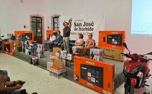 a 1 - Gobierno Municipal realizó la rifa de 60 premios entre contribuyentes cumplidos por el pago del predial