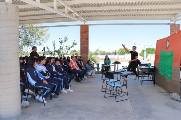 a 12 - Presentan obra “La caída” para atender problemática juvenil
