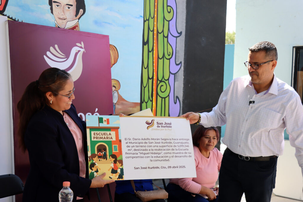 a 20 1024x682 - Alcalde formaliza entrega de predio a la primaria en Tulillo de Abajo