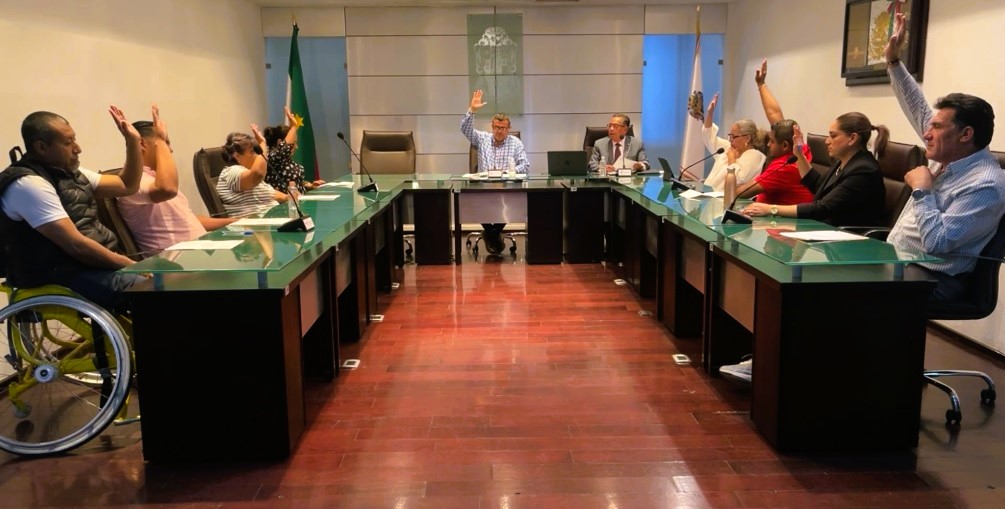 a 24 - Avala Ayuntamiento a integrantes del Comité de Adquisiciones