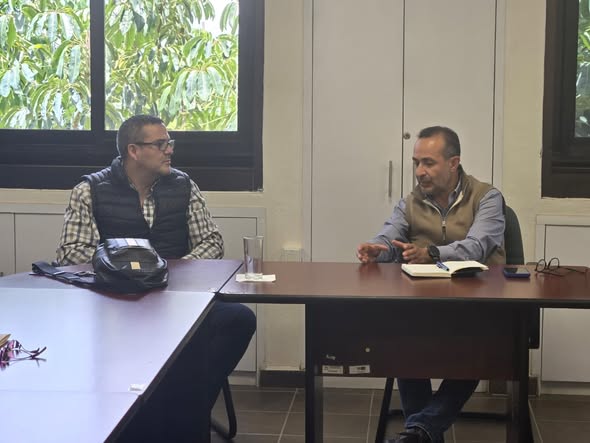 a 85 - Alcalde sostiene reunión de trabajo con secretario de Agua y Medio Ambiente