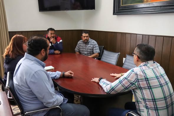 b 2 - Se reúne alcalde con representantes del Jaralillo