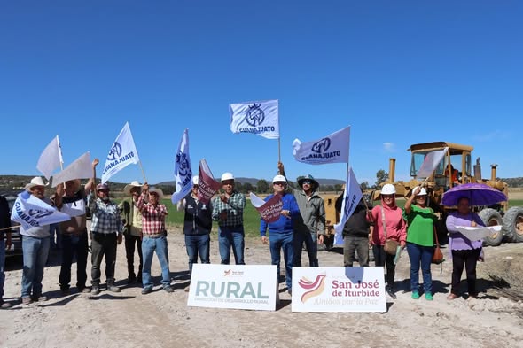 F - Arrancan camino sacacosecha Buenavistilla a La Cinta