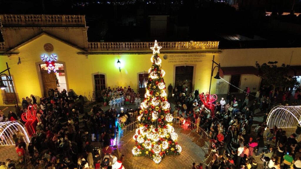 H 3 1024x576 - Con encendido de árbol, comienzan festejos navideños iturbidenses