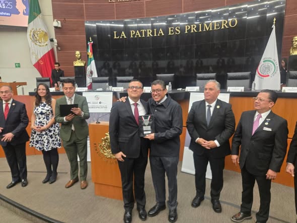 M - Alcalde Manuel Montes es reconocido en la Cumbre Mundial de Municipalistas 2025