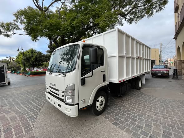 Z - Municipio adquiere otro camión para recolección de residuos