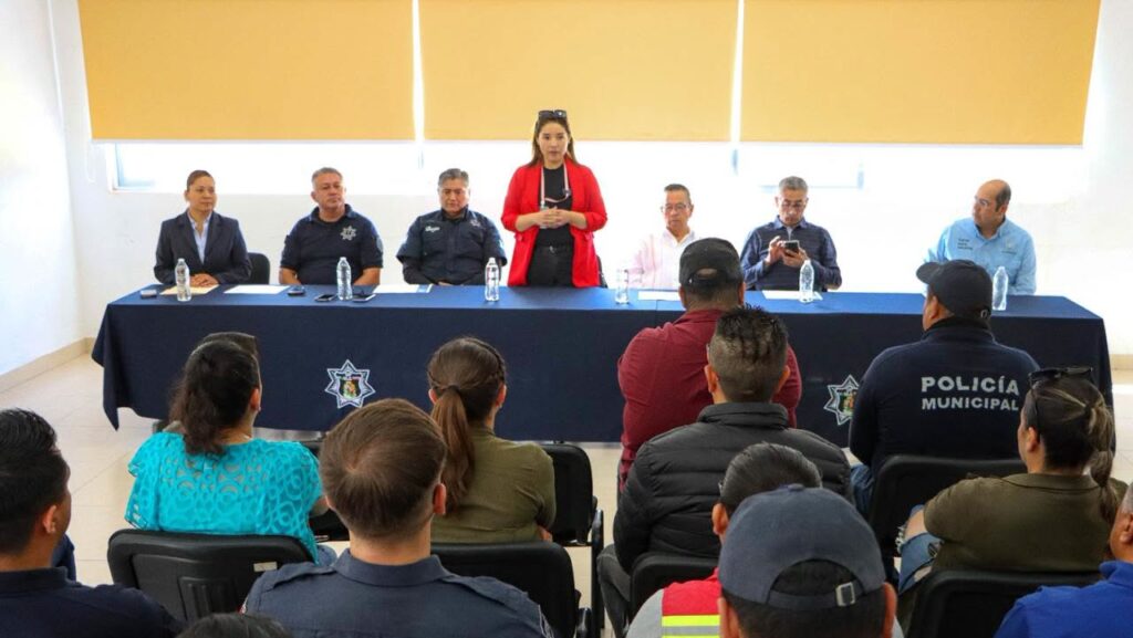 b 1024x577 - Capacitan en desarrollo humano a servidores públicos iturbidenses con el programa "Yo puedo, Guanajuato puede"